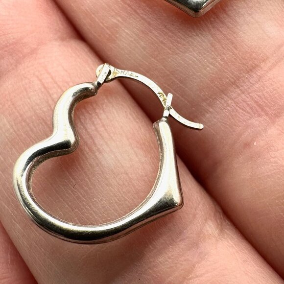 Womens Earrings 10K White Gold Heart 1/2 Inch Hoops Pierced - Picture 3 of 5